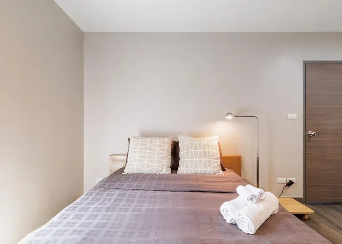 Asoke Bts Gympool Netflix 40sq 1living1bed Bathtub