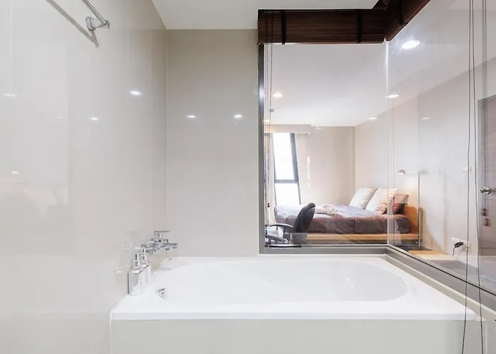 Asoke Bts Gympool Netflix 40sq 1living1bed Bathtub Lejlighed Bangkok