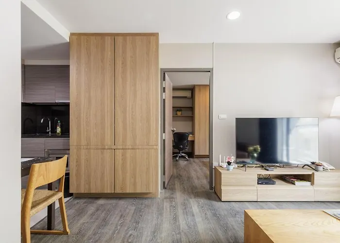 Asoke Bts Gympool Netflix 40sq 1living1bed Bathtub