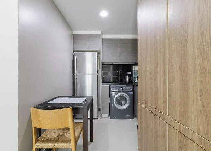 Asoke Bts Gympool Netflix 40sq 1living1bed Bathtub