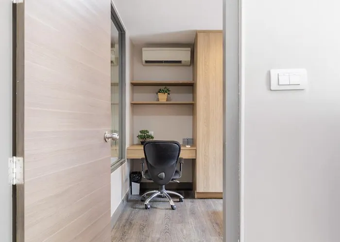 Asoke Bts Gympool Netflix 40sq 1living1bed Bathtub Lejlighed