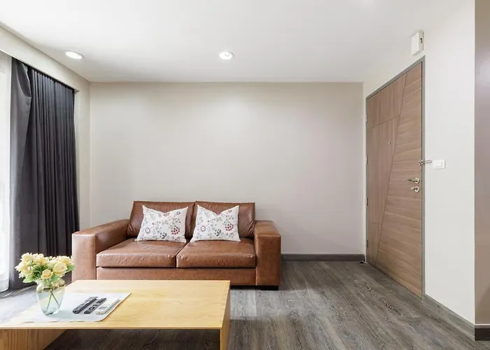 Asoke Bts Gympool Netflix 40sq 1living1bed Bathtub * Bangkok