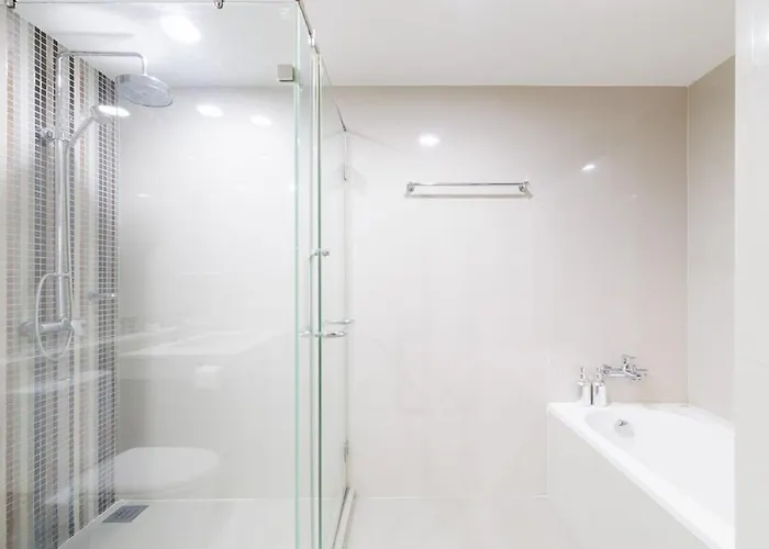 Asoke Bts Gympool Netflix 40sq 1living1bed Bathtub Lejlighed Bangkok
